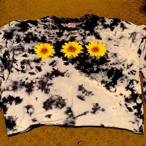 long sleeve  tie dye shirt ( crop top)